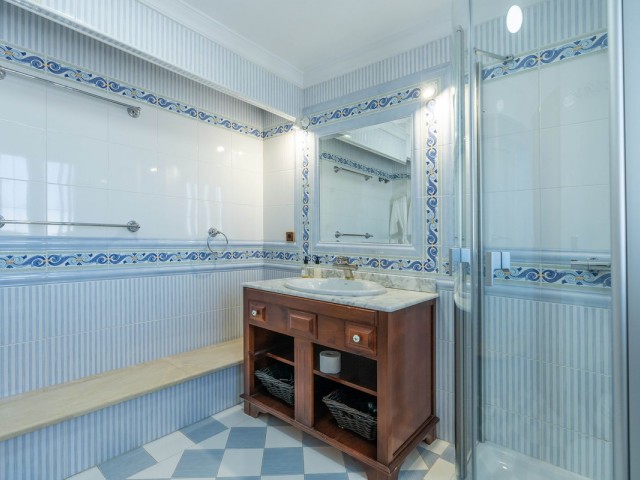 Ático con 5 Dormitorios  en Marbella