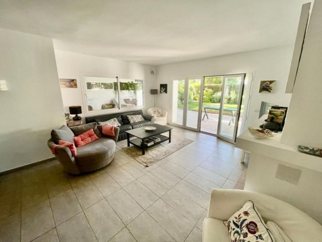 3 Soveroms Leilighet i Guadalmina Baja