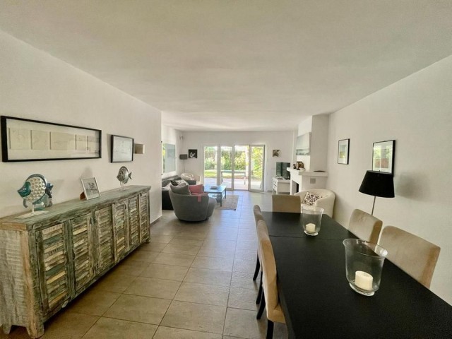 3 Soveroms Leilighet i Guadalmina Baja
