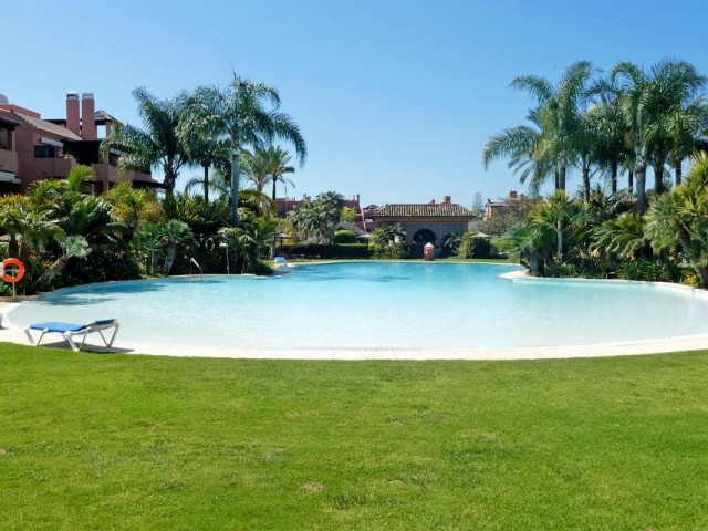 Apartamento, Guadalmina Baja, R4688896