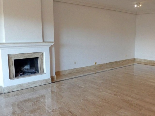 Apartamento, Guadalmina Baja, R4688896