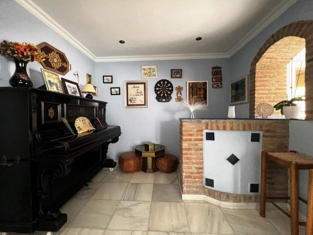 Villa con 4 Dormitorios  en La Capellania