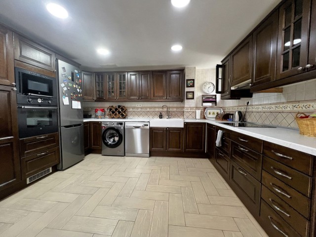 Villa con 4 Dormitorios  en La Capellania