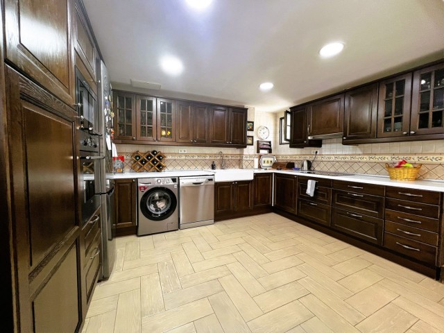 Villa con 4 Dormitorios  en La Capellania