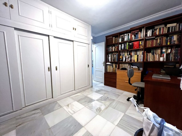 Villa con 4 Dormitorios  en La Capellania