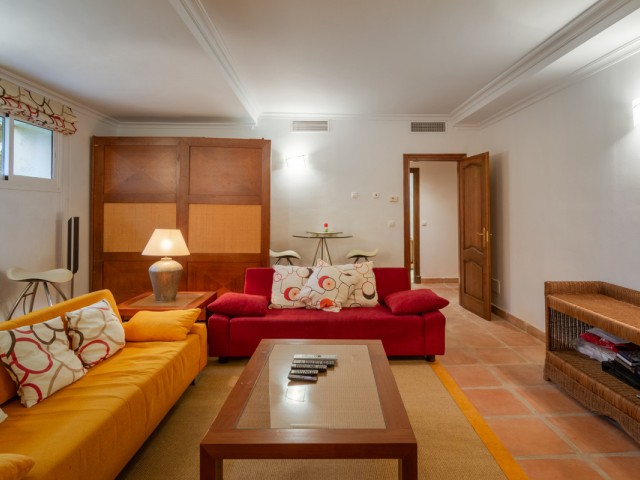 4 Bedrooms Townhouse in Istán