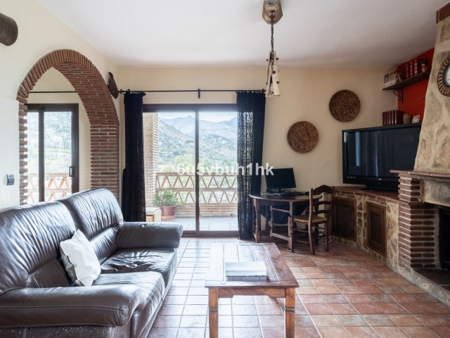 4 Bedrooms Villa in Mijas