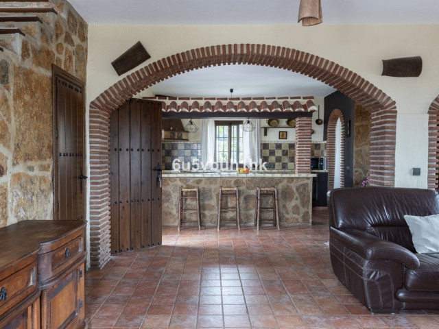 4 Bedrooms Villa in Mijas