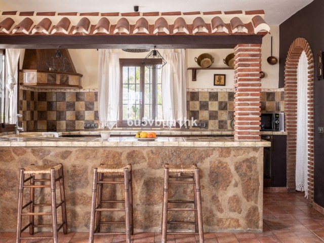 4 Bedrooms Villa in Mijas