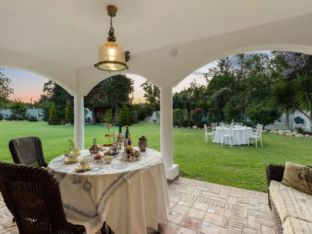 4 Bedrooms Villa in Guadalmina Baja