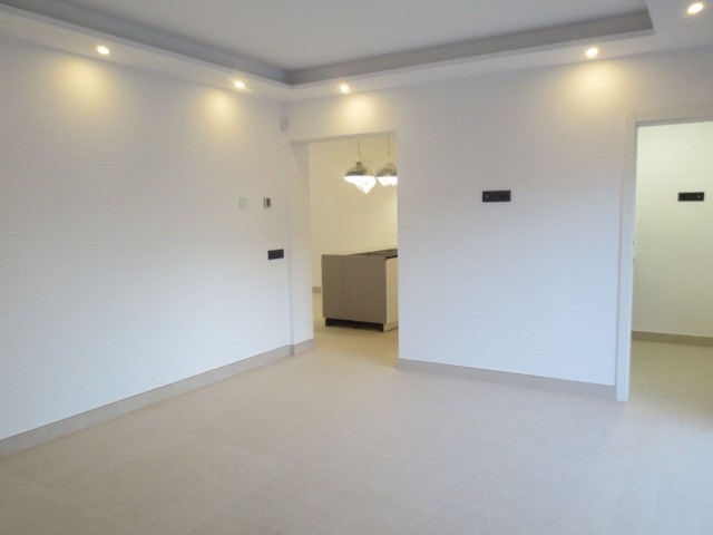 Villa con 4 Dormitorios  en El Coto