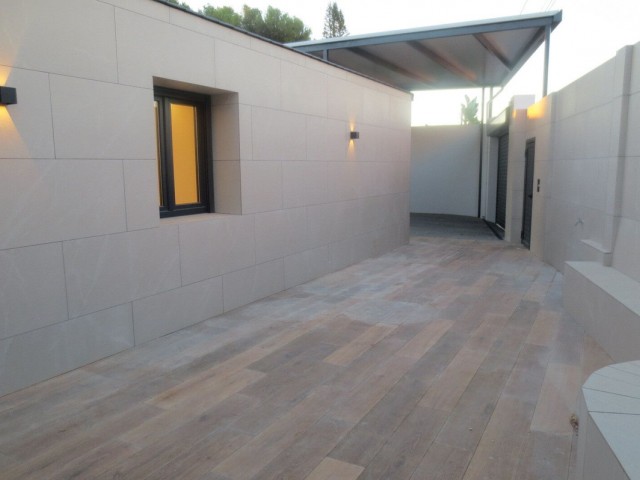 Villa con 4 Dormitorios  en El Coto