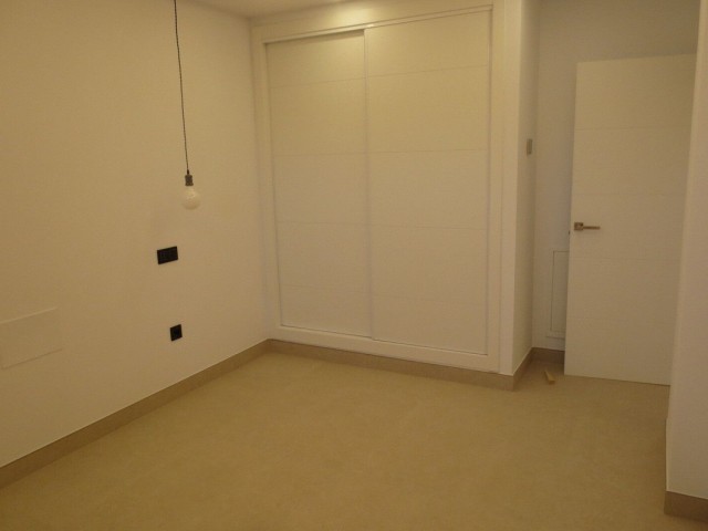 Villa con 4 Dormitorios  en El Coto