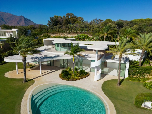 4 Bedrooms Villa in Casares