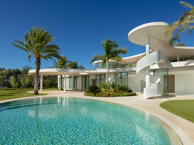 4 Bedrooms Villa in Casares