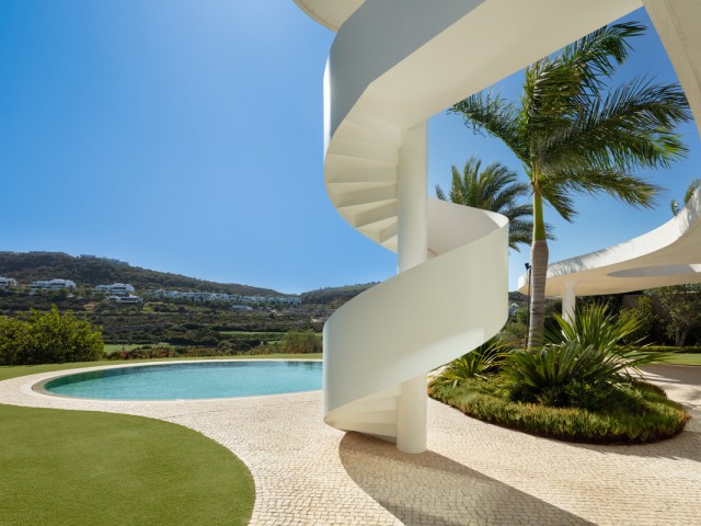 4 Bedrooms Villa in Casares