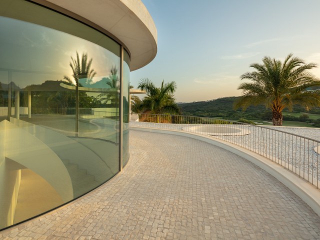 4 Bedrooms Villa in Casares