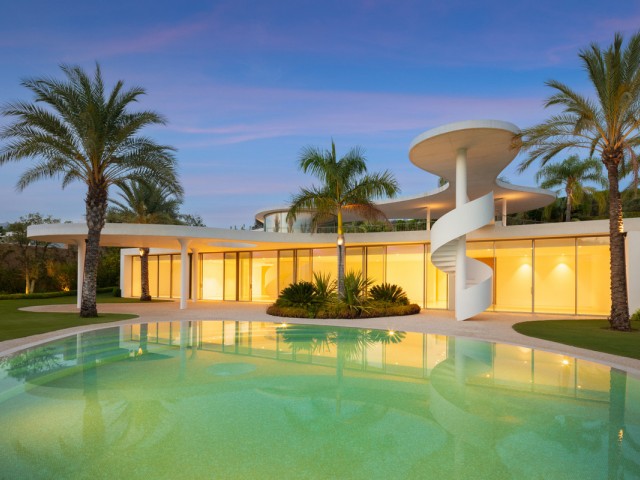 4 Bedrooms Villa in Casares