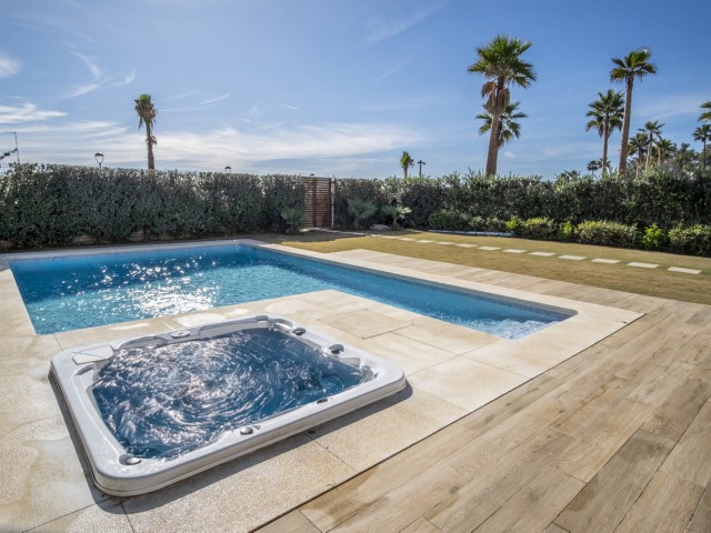 5 Soveroms Villa i New Golden Mile