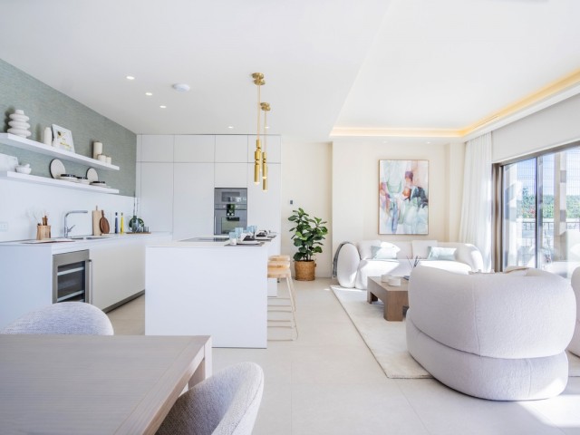 5 Bedrooms Villa in New Golden Mile