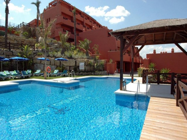 Comercial con 100 Dormitorios  en Manilva