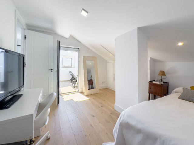 5 Bedrooms Apartment in Guadalmina Baja