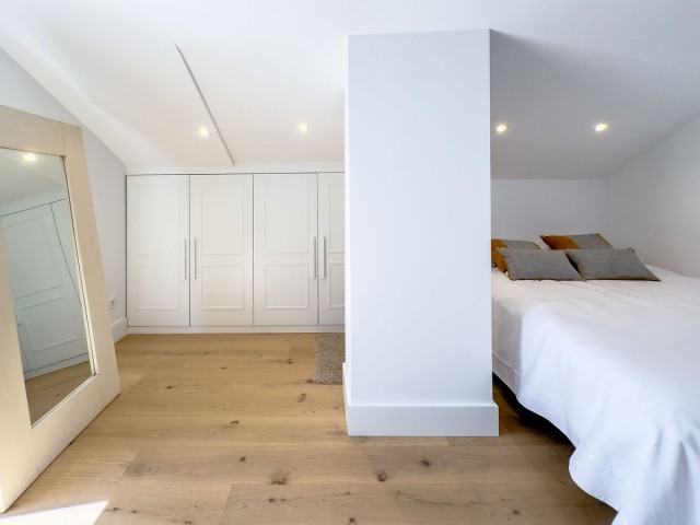 5 Bedrooms Apartment in Guadalmina Baja