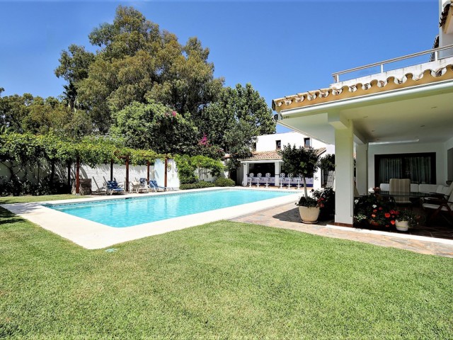 5 Soveroms Villa i Costalita