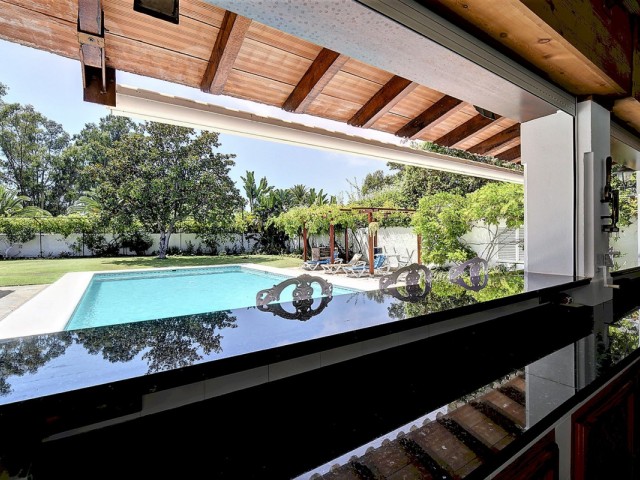 5 Soveroms Villa i Costalita