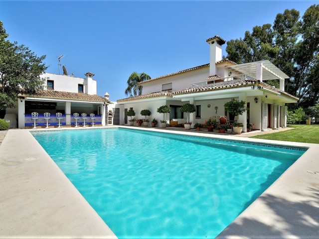 5 Soveroms Villa i Costalita