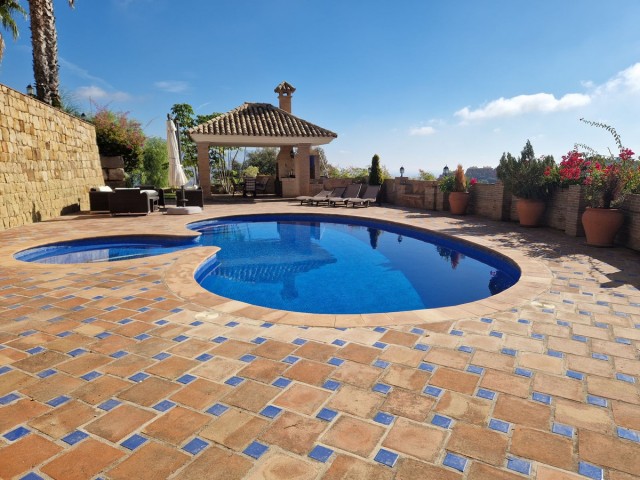 6 Bedrooms Villa in La Mairena