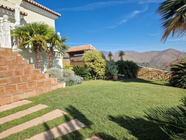 6 Bedrooms Villa in La Mairena
