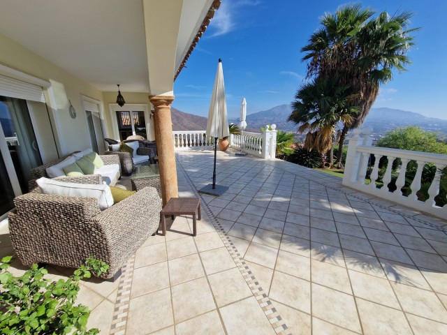 6 Bedrooms Villa in La Mairena