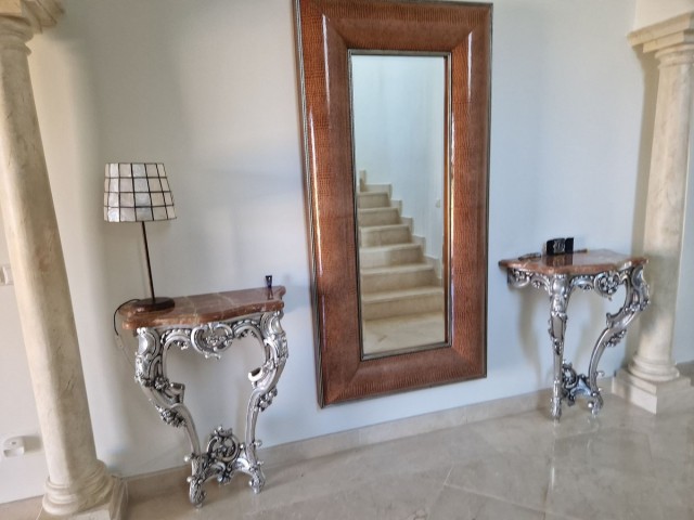 6 Bedrooms Villa in La Mairena