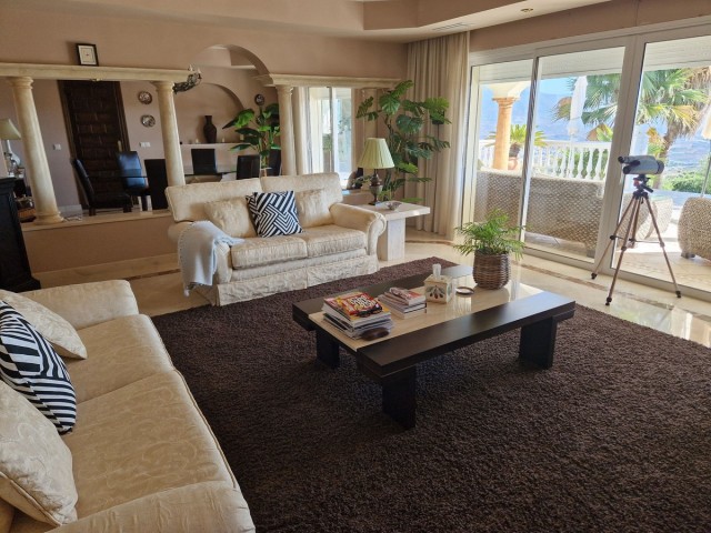 6 Bedrooms Villa in La Mairena