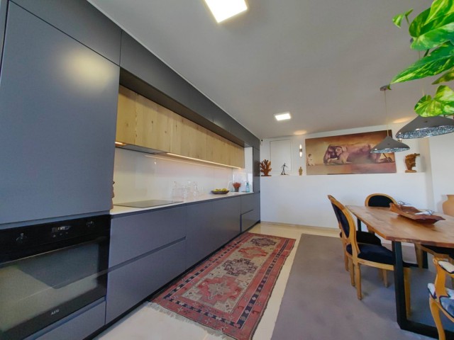 Apartamento con 3 Dormitorios  en Estepona