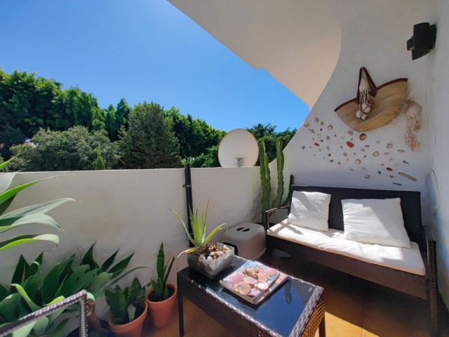 Apartamento con 3 Dormitorios  en Estepona