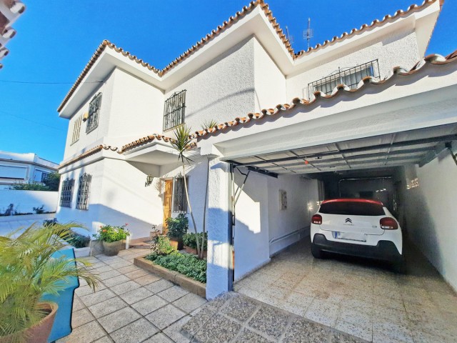Villa con 5 Dormitorios  en Benalmadena Costa