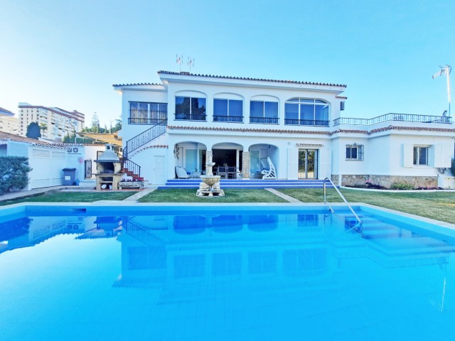 Villa avec 5 Chambres  à Benalmadena Costa