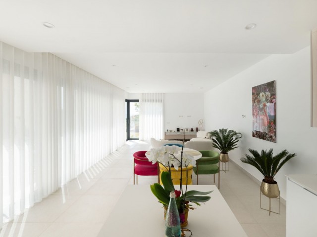 3 Bedrooms Townhouse in Casares