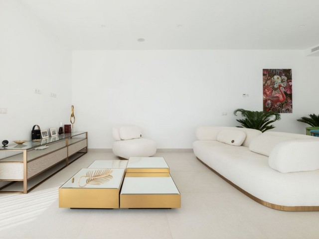 3 Bedrooms Townhouse in Casares