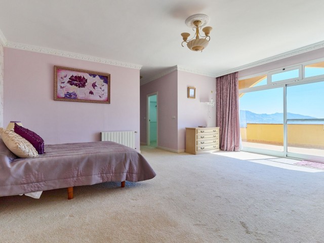 6 Bedrooms Villa in La Mairena