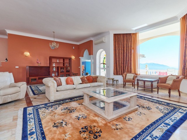 6 Bedrooms Villa in La Mairena