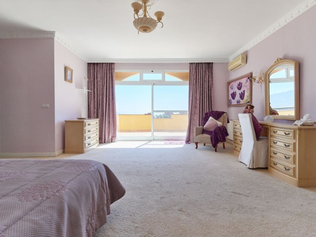 6 Bedrooms Villa in La Mairena