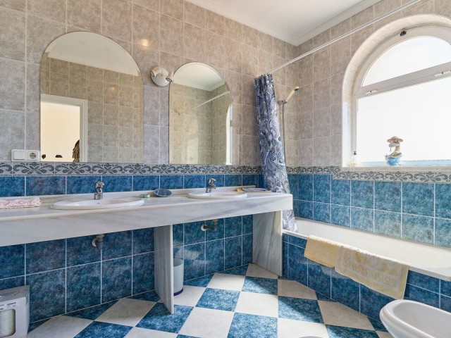 6 Bedrooms Villa in La Mairena