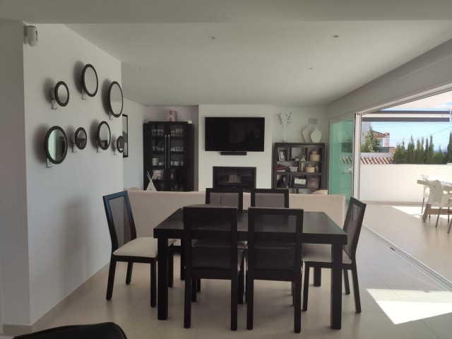 4 Bedrooms Villa in Estepona