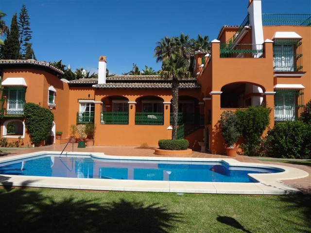 4 Sovrums Villa i Bahía de Marbella