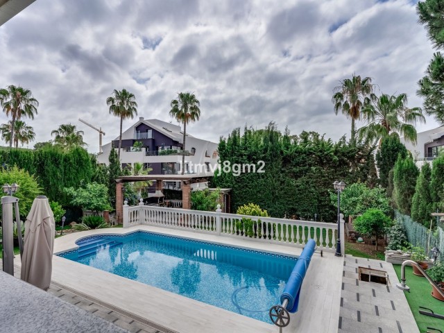 4 Makuuhuoneen Huvila Artola