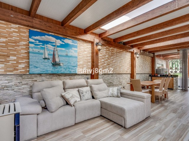 4 Schlafzimmer Villa in Artola