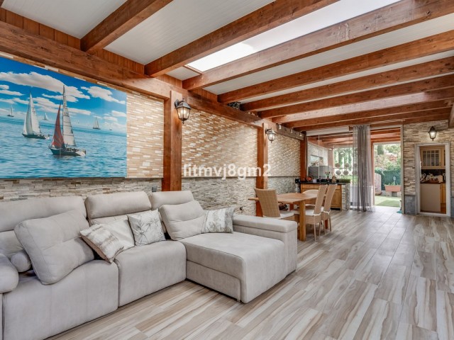 4 Schlafzimmer Villa in Artola